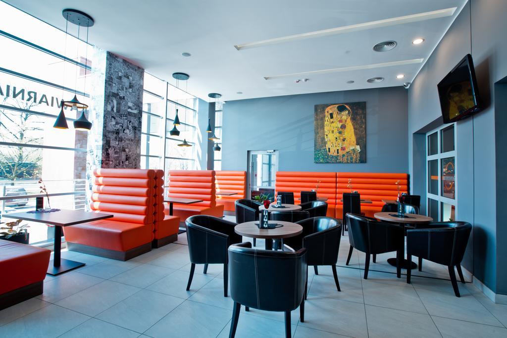 Hotel Europa Любин Экстерьер фото